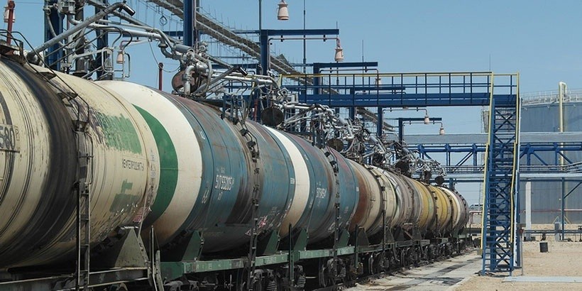С 1 января повышены экспортные пошлины на нефть и нефтепродукты